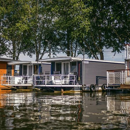 Lakohajo, Uszohaz - Tisza-To Hotel Tiszafured Exterior photo